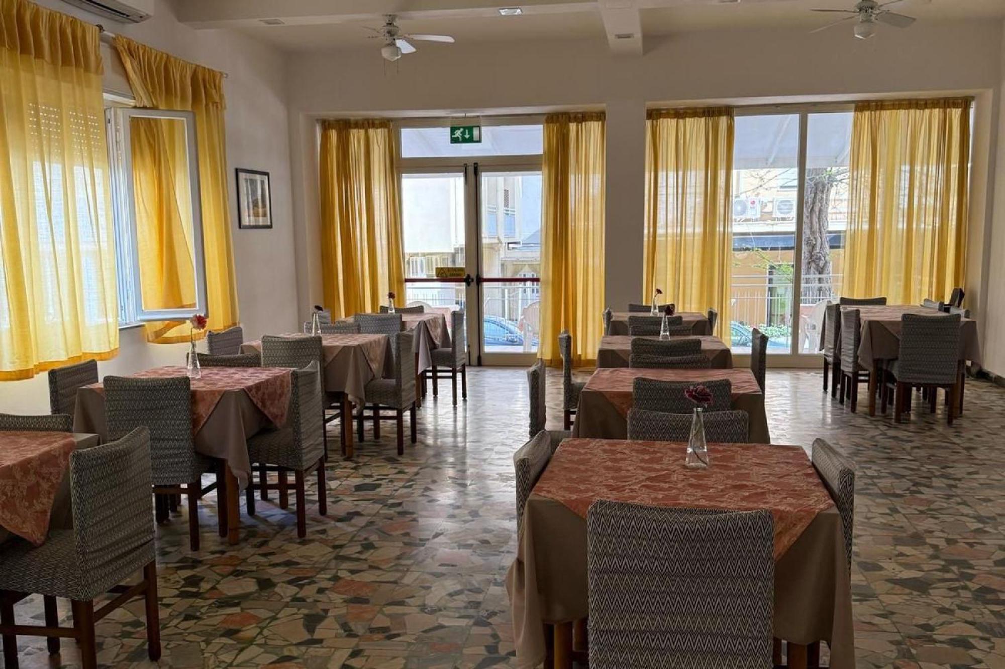 Hotel Nives Rimini Exterior photo